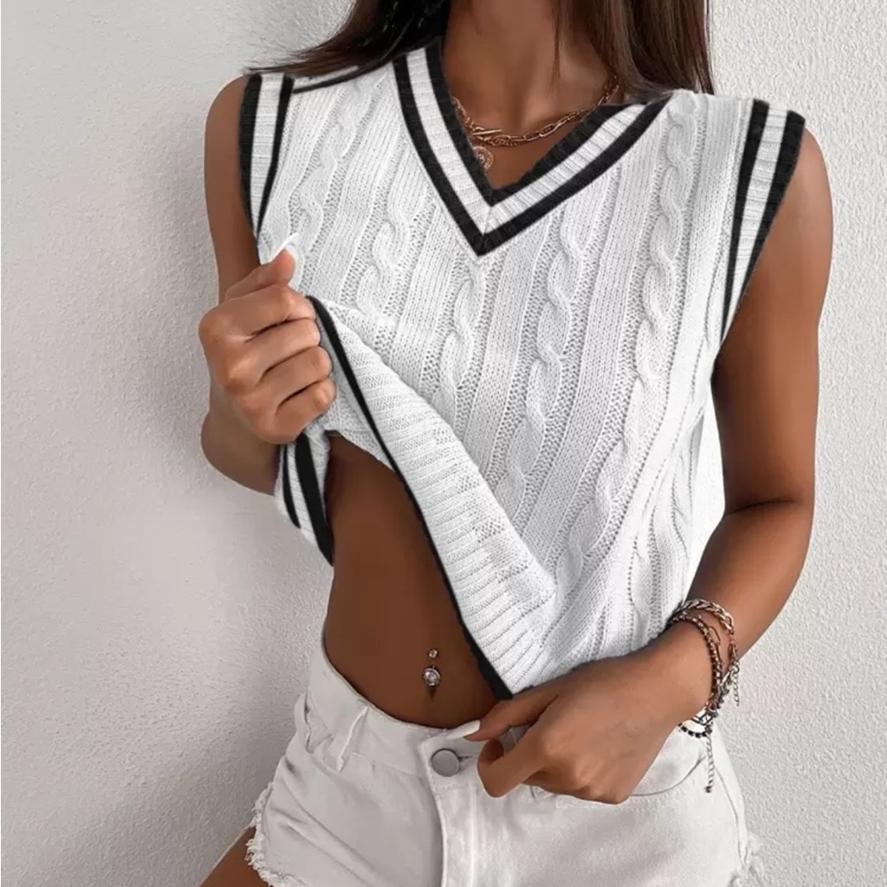 SHEIN White and Black Cable Knit Crop Top